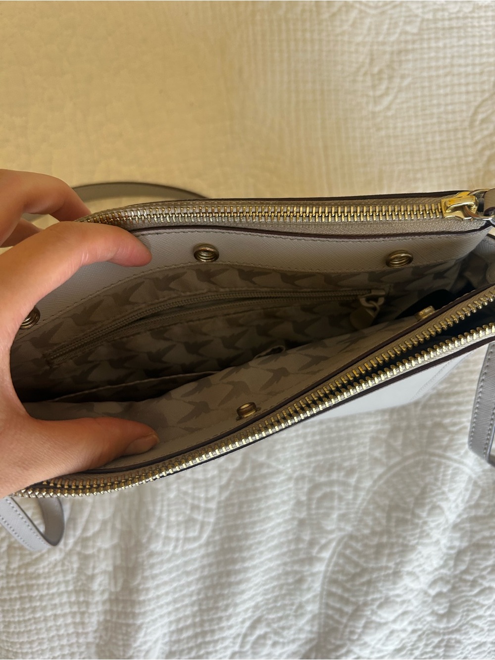 Lo and Sons Pearl Bag in Light Gray Saffiano - Picture 4 of 7
